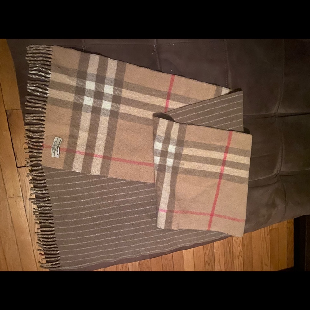 Burberry scarf unisex